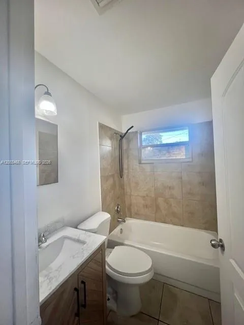 2746 Johnson St #W Hollywood, FL 33020