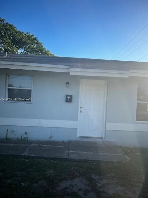 2746 Johnson St #W Hollywood, FL 33020