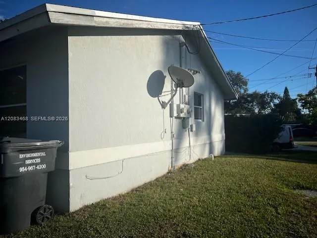 2746 Johnson St #W Hollywood, FL 33020