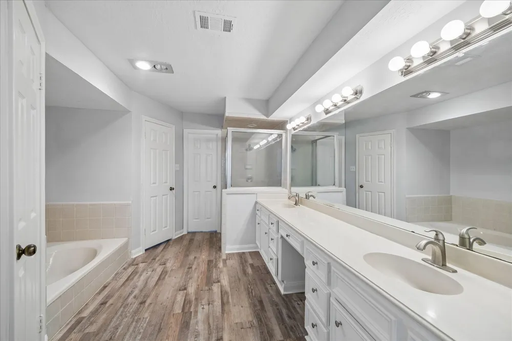 5410 Red Cliff Drive Kingwood, TX 77345