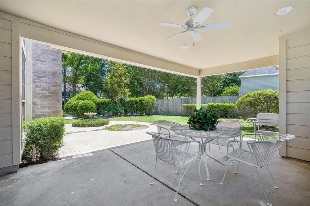 5410 Red Cliff Drive Kingwood, TX 77345