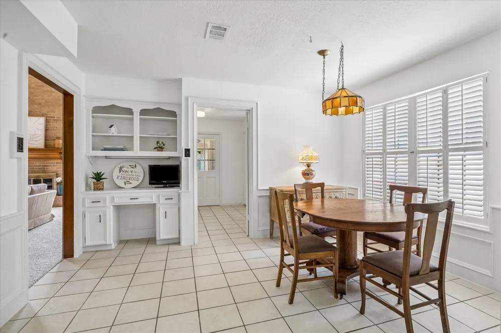 5410 Red Cliff Drive Kingwood, TX 77345