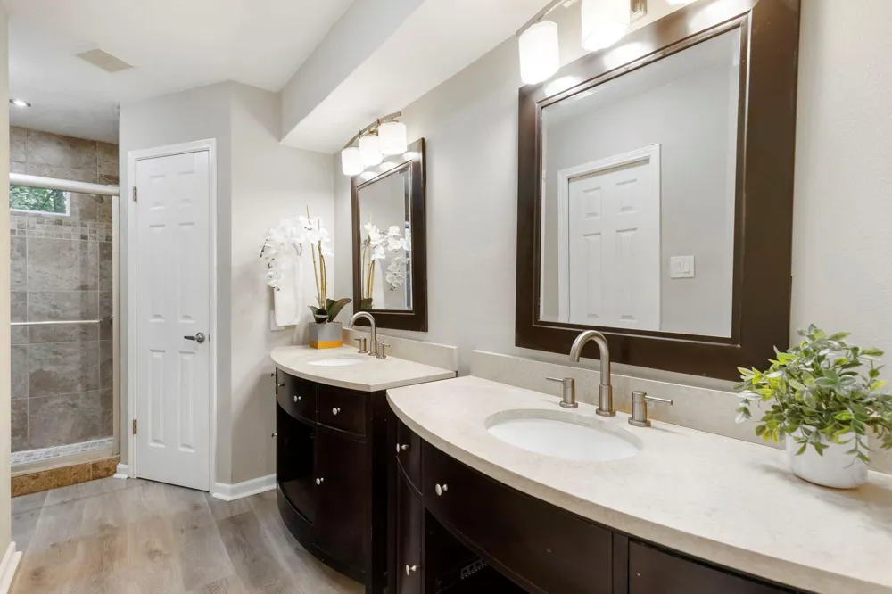 21 Wakerobin Court The Woodlands, TX 77380