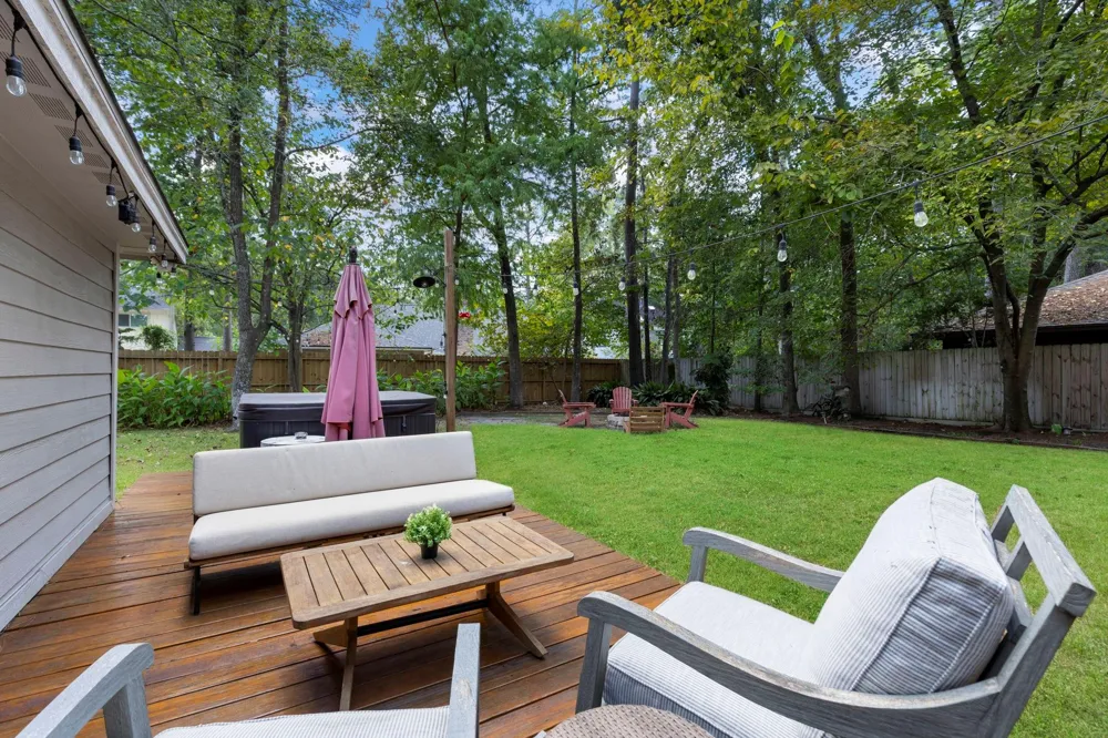 21 Wakerobin Court The Woodlands, TX 77380