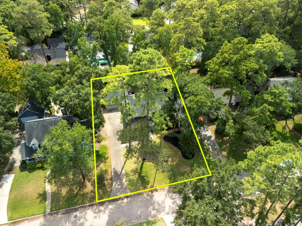 21 Wakerobin Court The Woodlands, TX 77380
