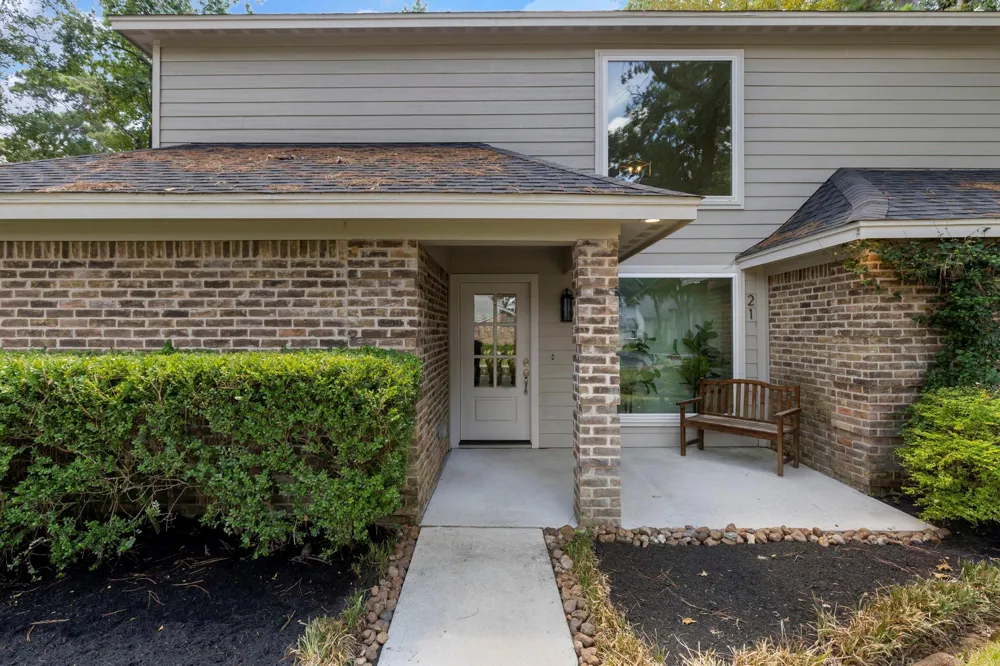 21 Wakerobin Court The Woodlands, TX 77380