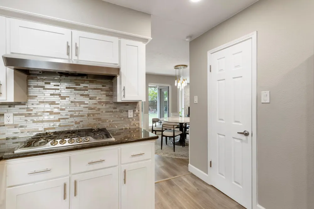 21 Wakerobin Court The Woodlands, TX 77380