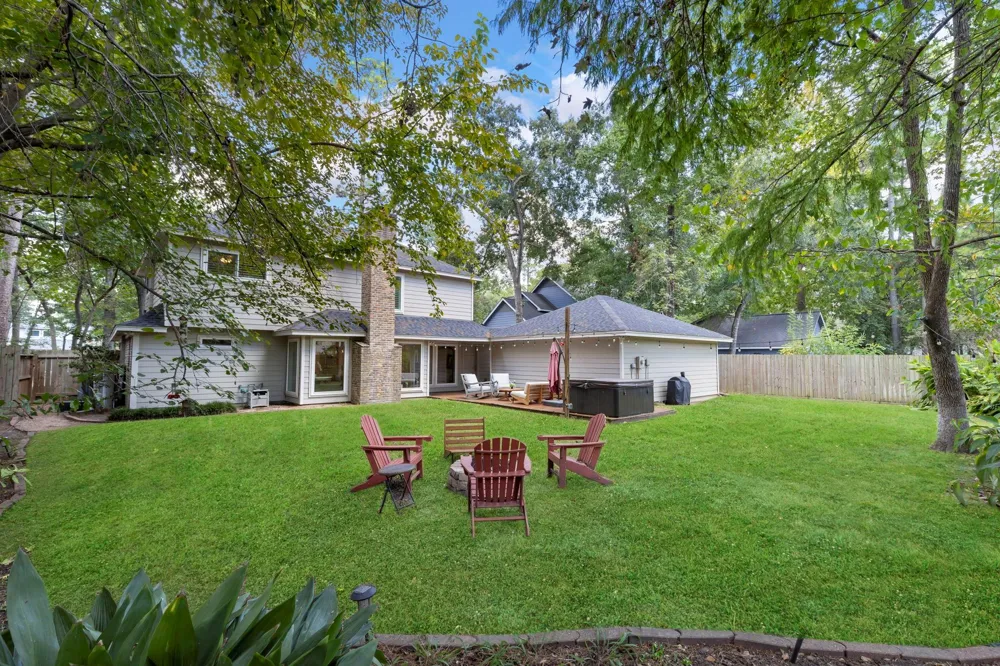 21 Wakerobin Court The Woodlands, TX 77380