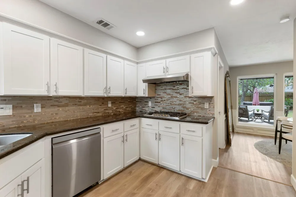 21 Wakerobin Court The Woodlands, TX 77380