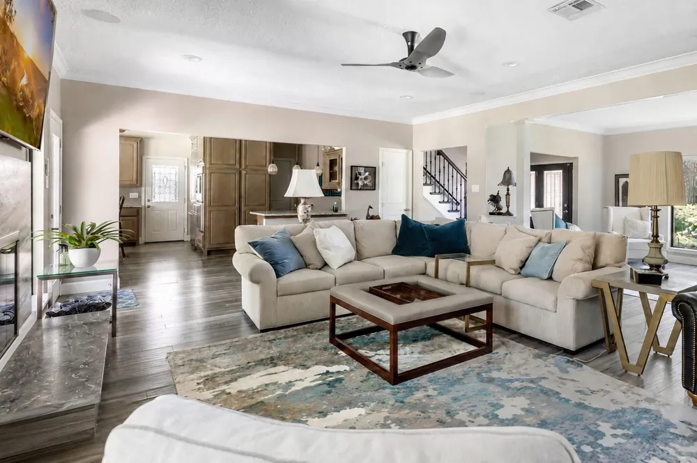 7 Summit Lake Drive Kingwood, TX 77339