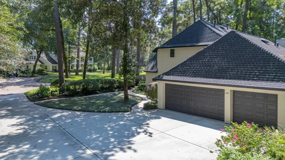 7 Summit Lake Drive Kingwood, TX 77339