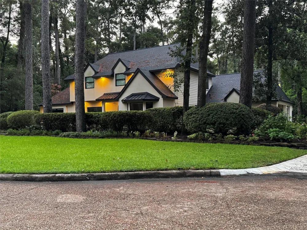 7 Summit Lake Drive Kingwood, TX 77339