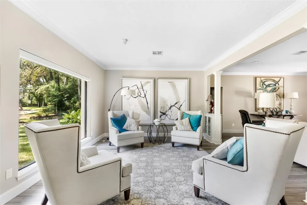 7 Summit Lake Drive Kingwood, TX 77339