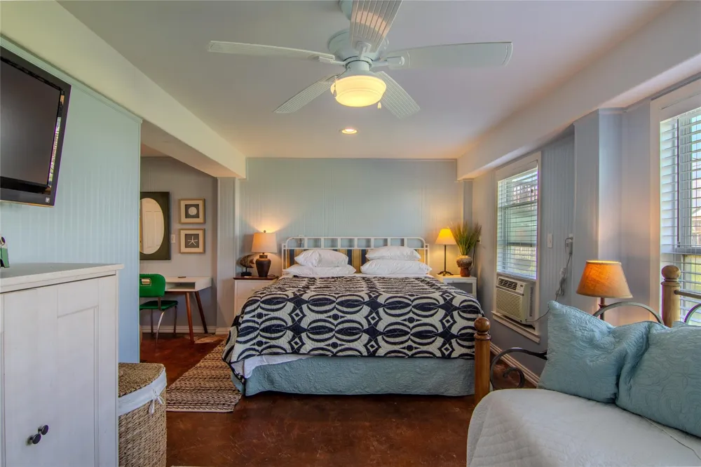 4123 Liberty Drive Galveston, TX 77554