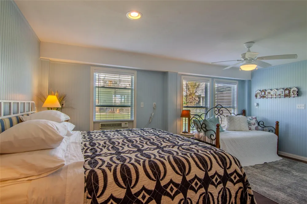 4123 Liberty Drive Galveston, TX 77554