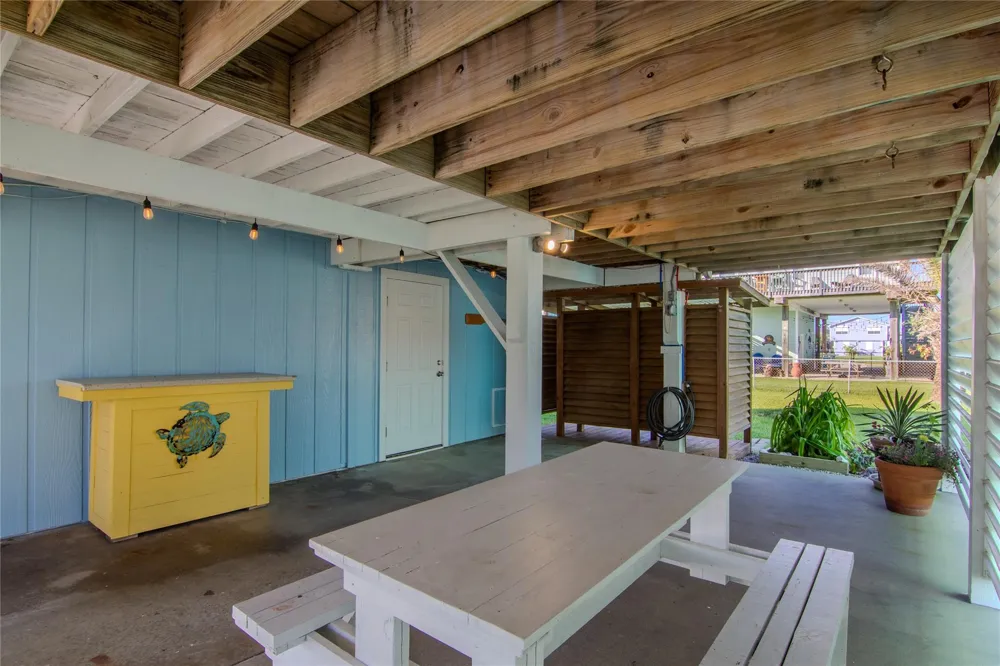 4123 Liberty Drive Galveston, TX 77554