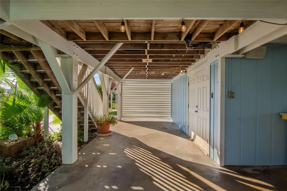 4123 Liberty Drive Galveston, TX 77554