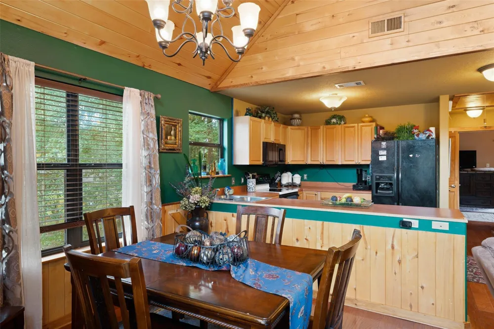 8 Sunny Hill Drive Huntsville, TX 77340