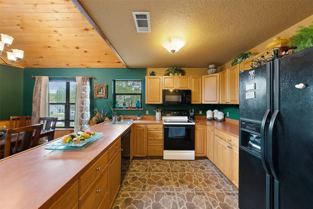 8 Sunny Hill Drive Huntsville, TX 77340