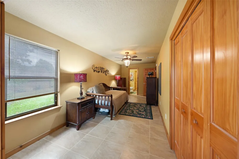 8 Sunny Hill Drive Huntsville, TX 77340