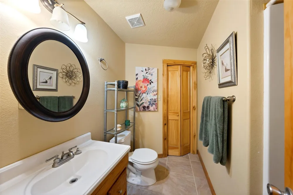 8 Sunny Hill Drive Huntsville, TX 77340
