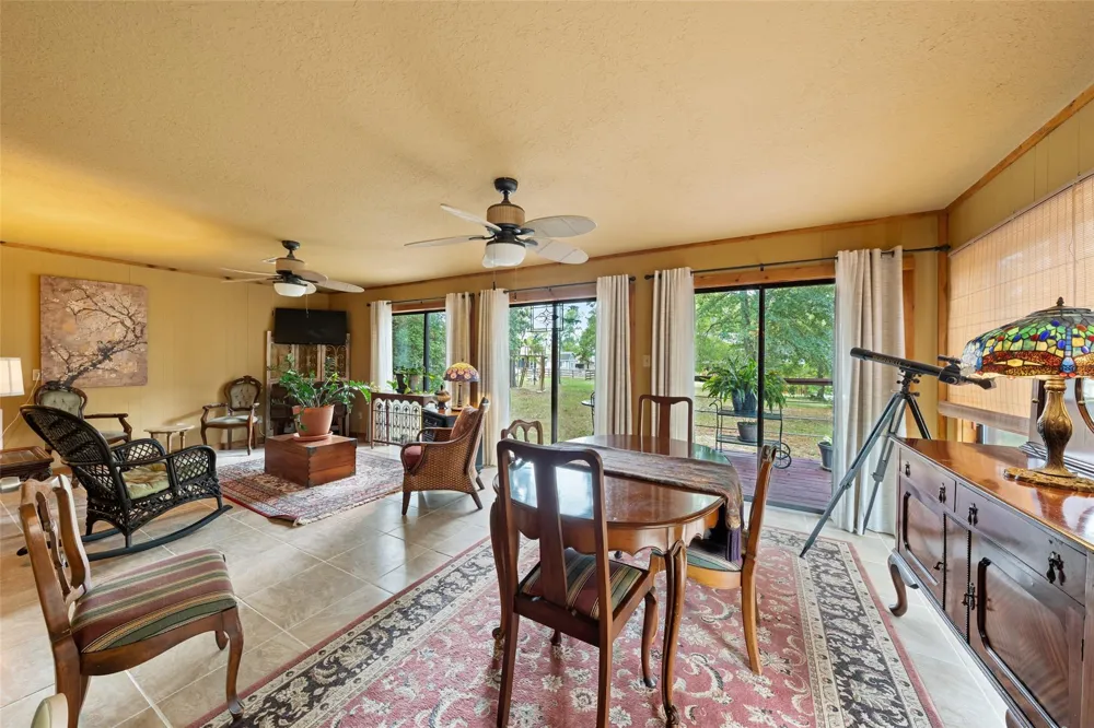 8 Sunny Hill Drive Huntsville, TX 77340