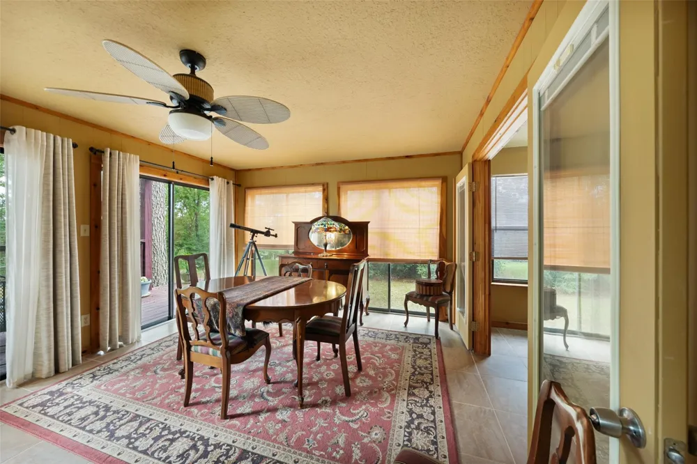 8 Sunny Hill Drive Huntsville, TX 77340