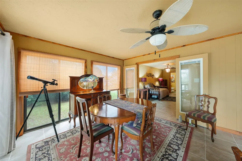8 Sunny Hill Drive Huntsville, TX 77340