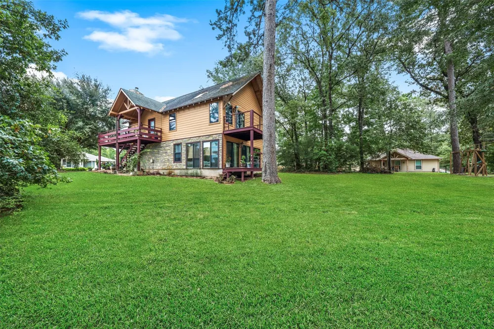 8 Sunny Hill Drive Huntsville, TX 77340