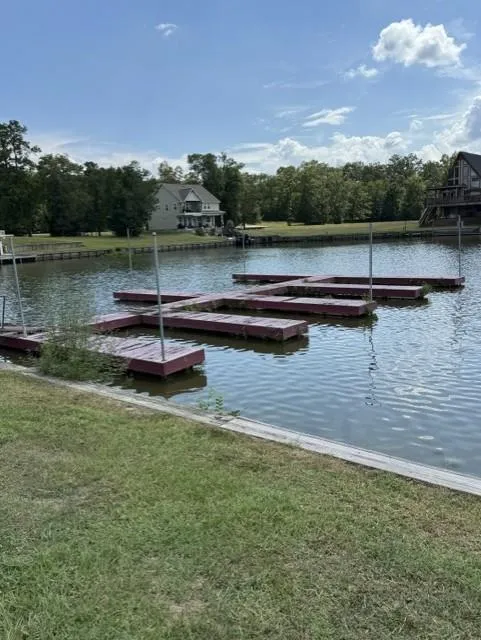 8 Sunny Hill Drive Huntsville, TX 77340