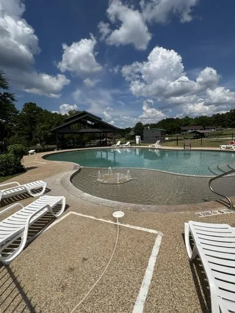 8 Sunny Hill Drive Huntsville, TX 77340