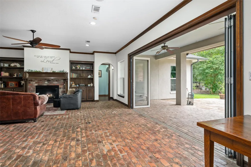 2790 Derby Lane Madisonville, TX 77864