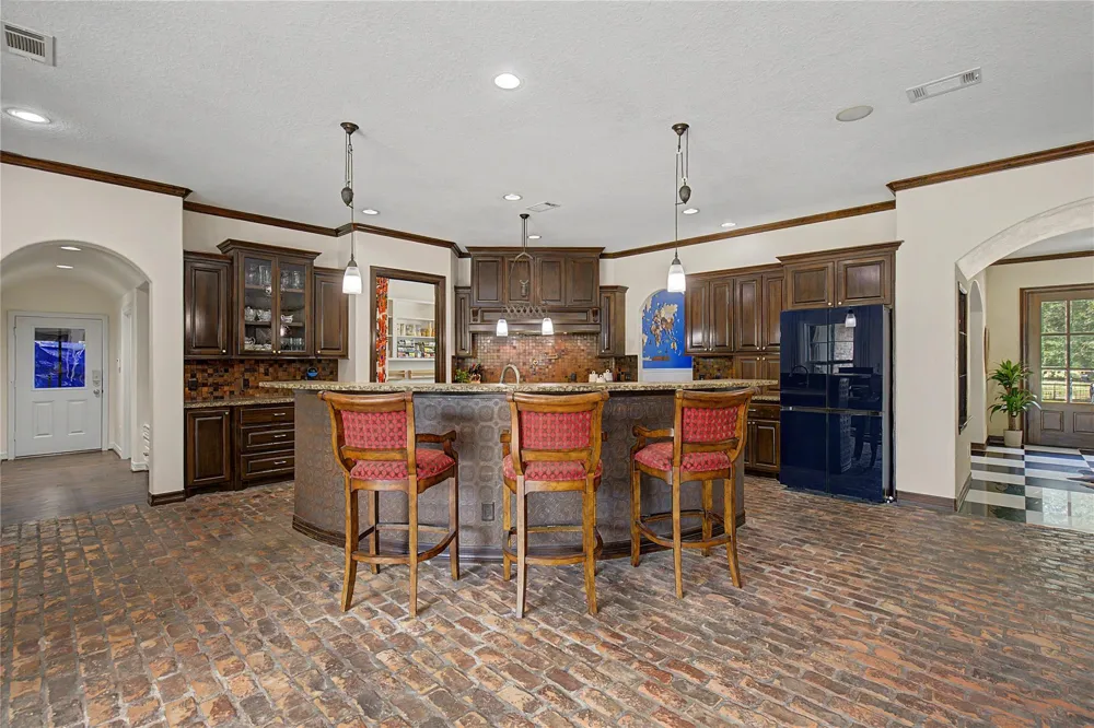 2790 Derby Lane Madisonville, TX 77864