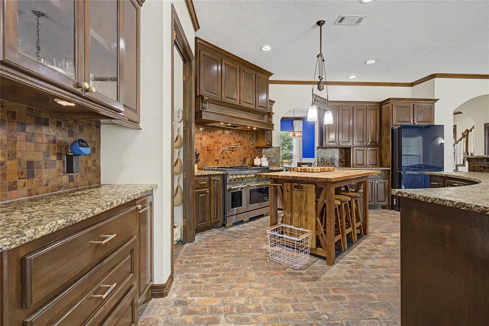 2790 Derby Lane Madisonville, TX 77864