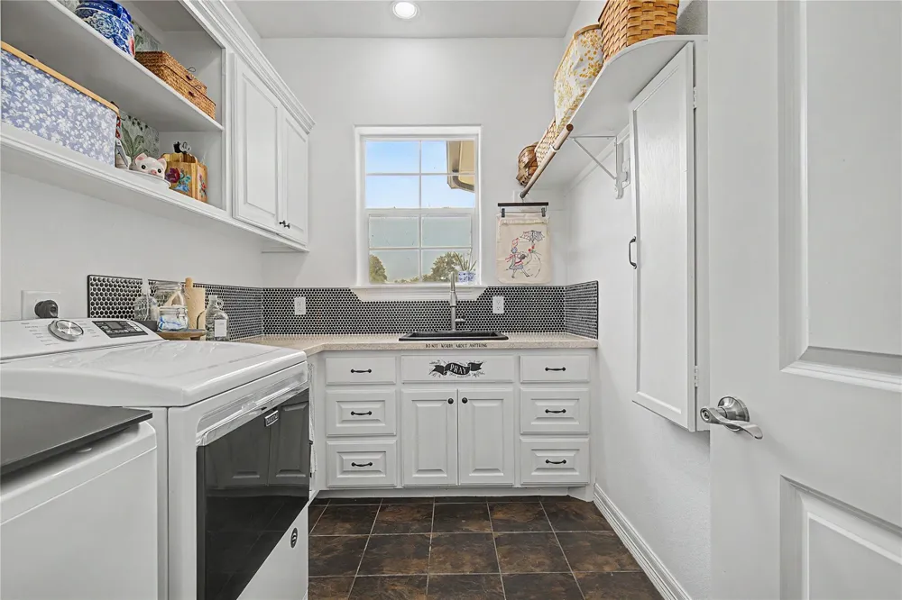 2790 Derby Lane Madisonville, TX 77864