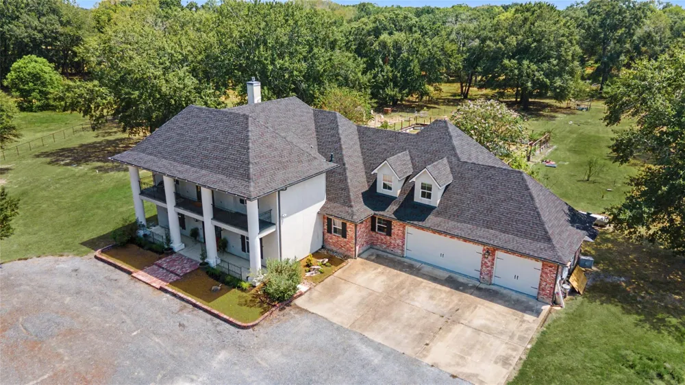 2790 Derby Lane Madisonville, TX 77864