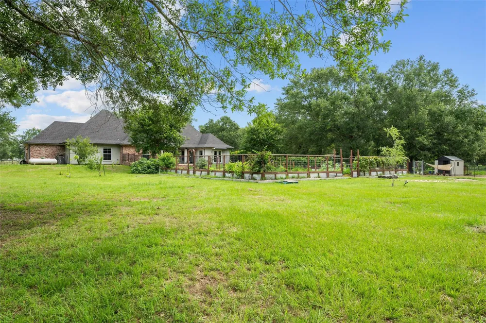 2790 Derby Lane Madisonville, TX 77864
