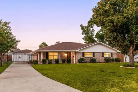 4508 Randwick Drive