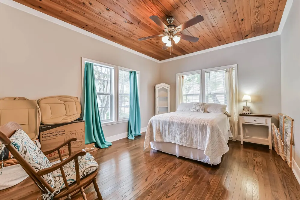 5220 Avenue P 1/2 Galveston, TX 77551