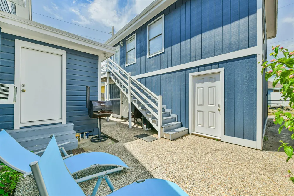 5220 Avenue P 1/2 Galveston, TX 77551