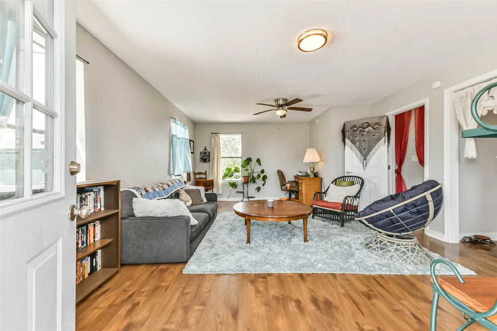 5220 Avenue P 1/2 Galveston, TX 77551