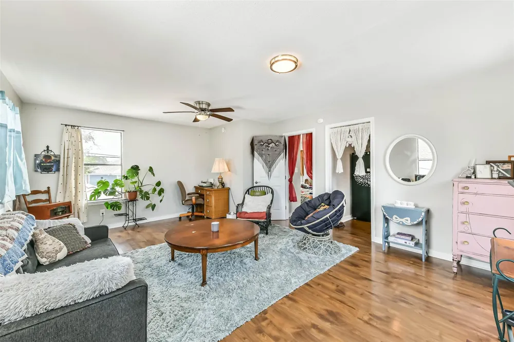 5220 Avenue P 1/2 Galveston, TX 77551