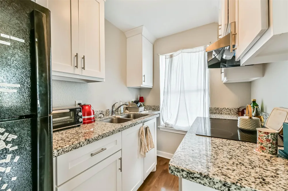 5220 Avenue P 1/2 Galveston, TX 77551