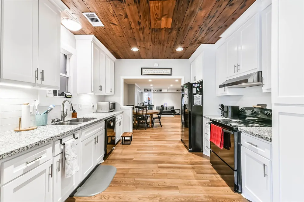 5220 Avenue P 1/2 Galveston, TX 77551
