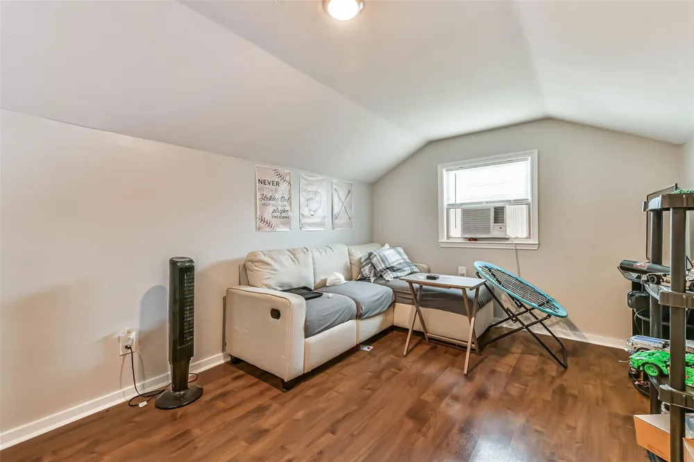 5220 Avenue P 1/2 Galveston, TX 77551