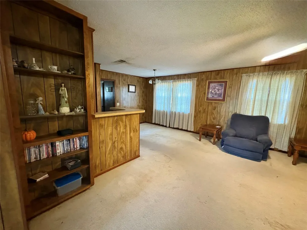 1006 Lee Road Road Columbus, TX 78934