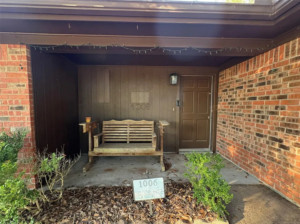 1006 Lee Road Road Columbus, TX 78934