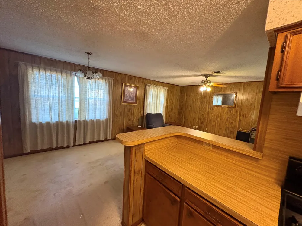 1006 Lee Road Road Columbus, TX 78934