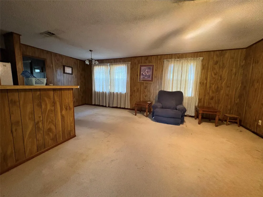 1006 Lee Road Road Columbus, TX 78934