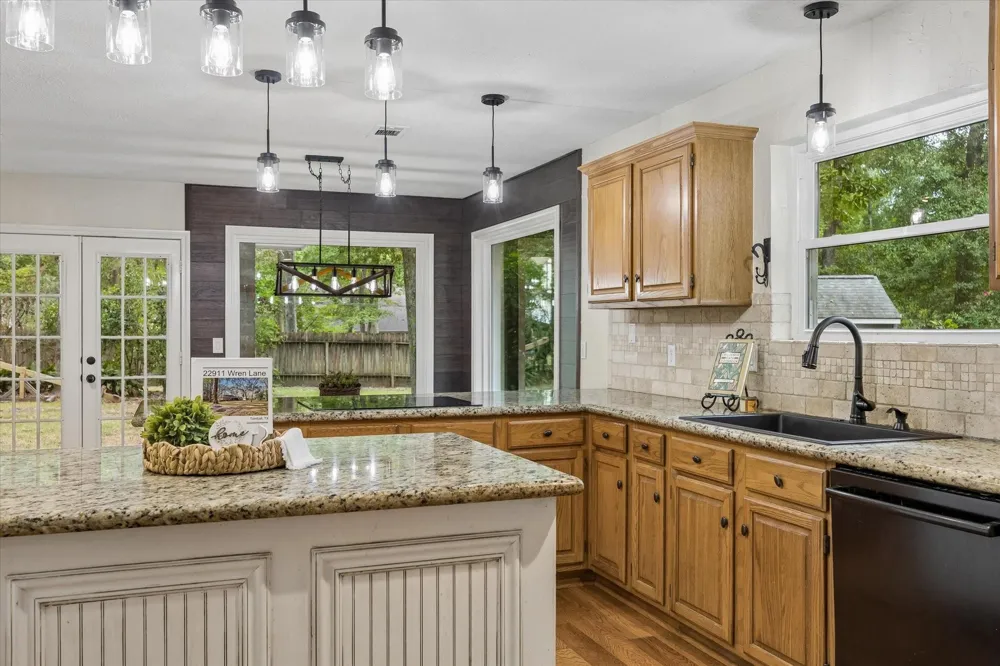 22911 Wren Lane Tomball, TX 77377